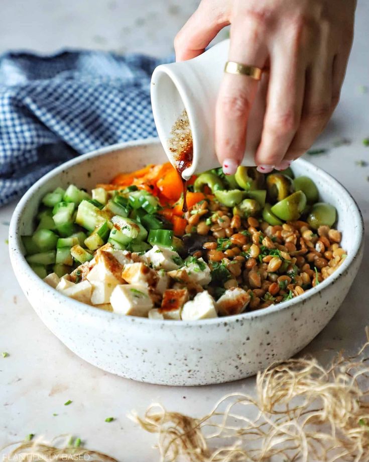 Solata s črno lečo: Beljakovinska moč na vašem krožniku